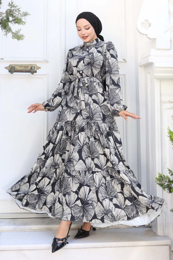 Kleid mit Muster, Volantrock, Gürtel / Schwarz