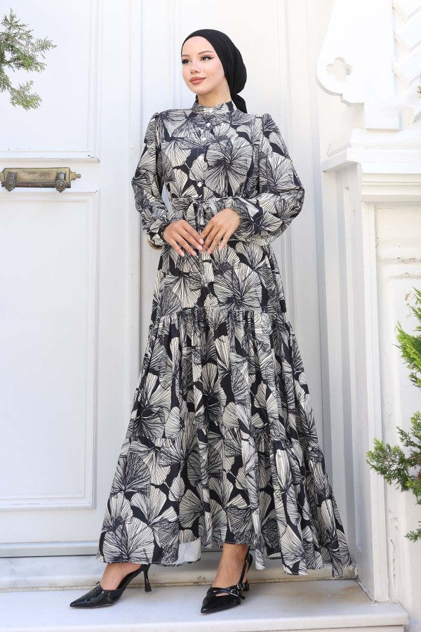 Kleid mit Muster, Volantrock, Gürtel / Schwarz