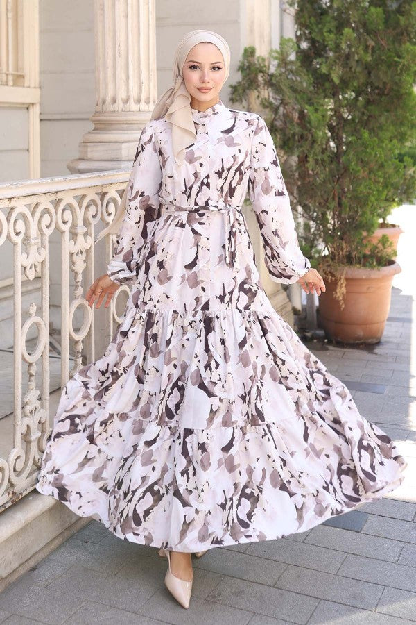 Kleid mit Muster, Volantrock, Gürtel / Braun
