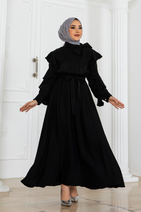 Kleid mit Firfir-Detail und Gürtel / Schwarz