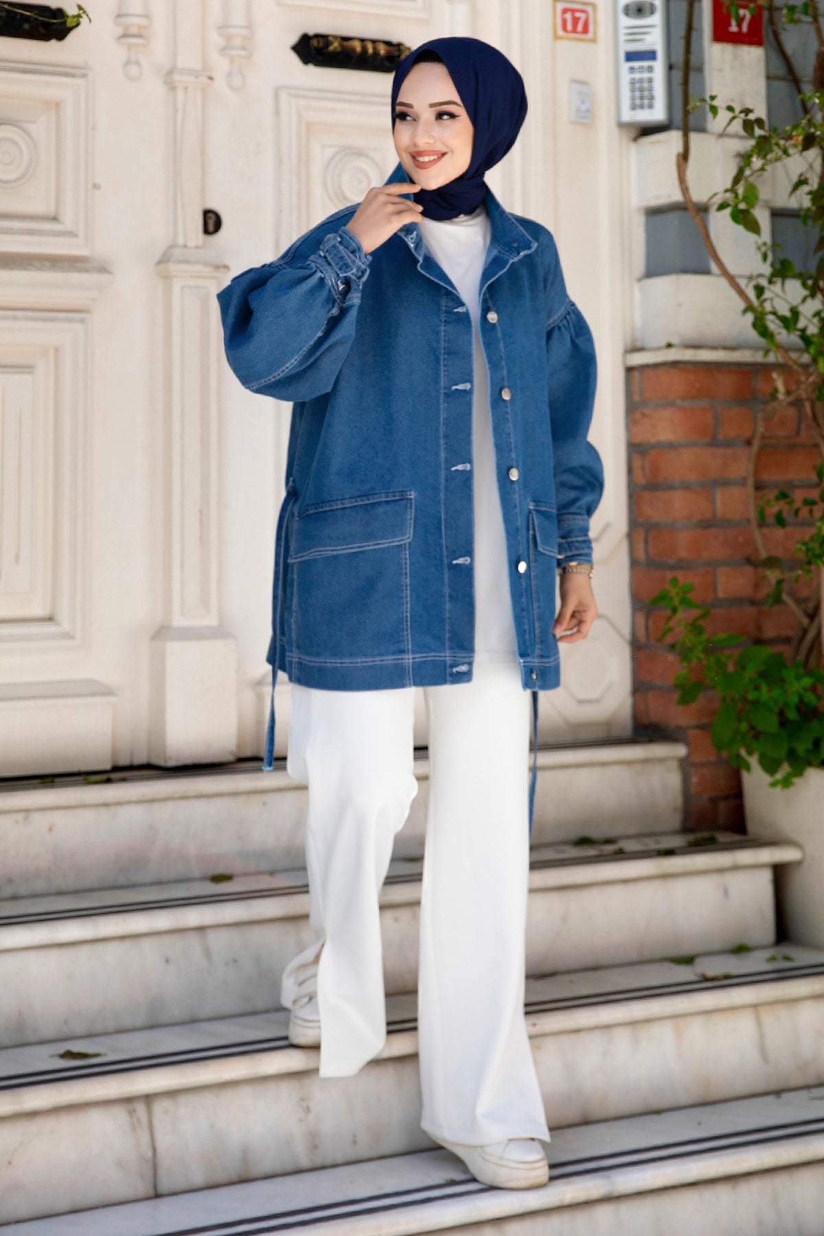 Jeansjacke mit Bindegürtel / Hell Jeans