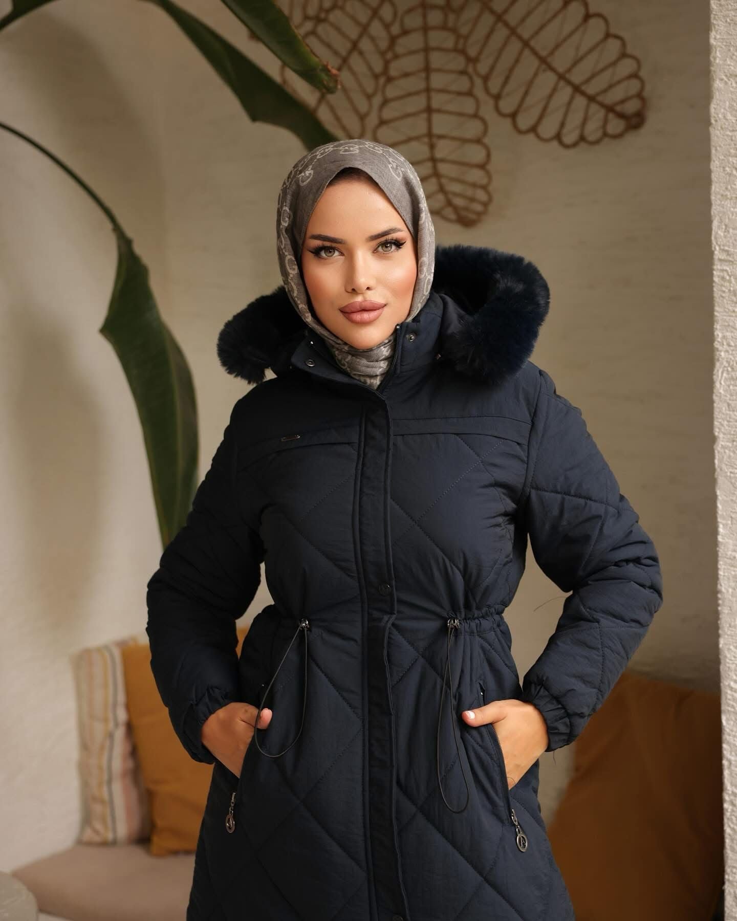 Puffer-Jacke mit Kapuze Linea / Navy Blau