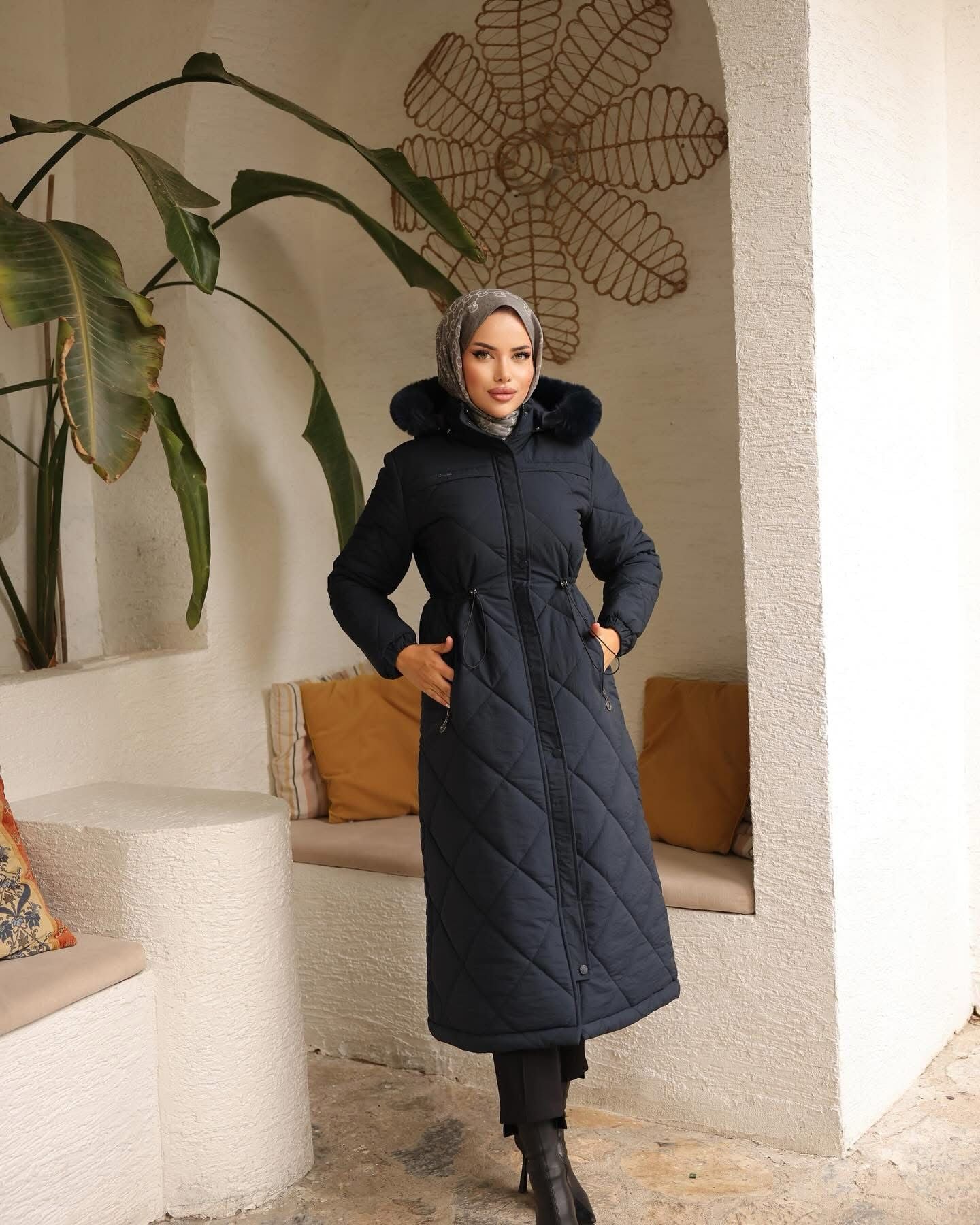 Puffer-Jacke mit Kapuze Linea / Navy Blau