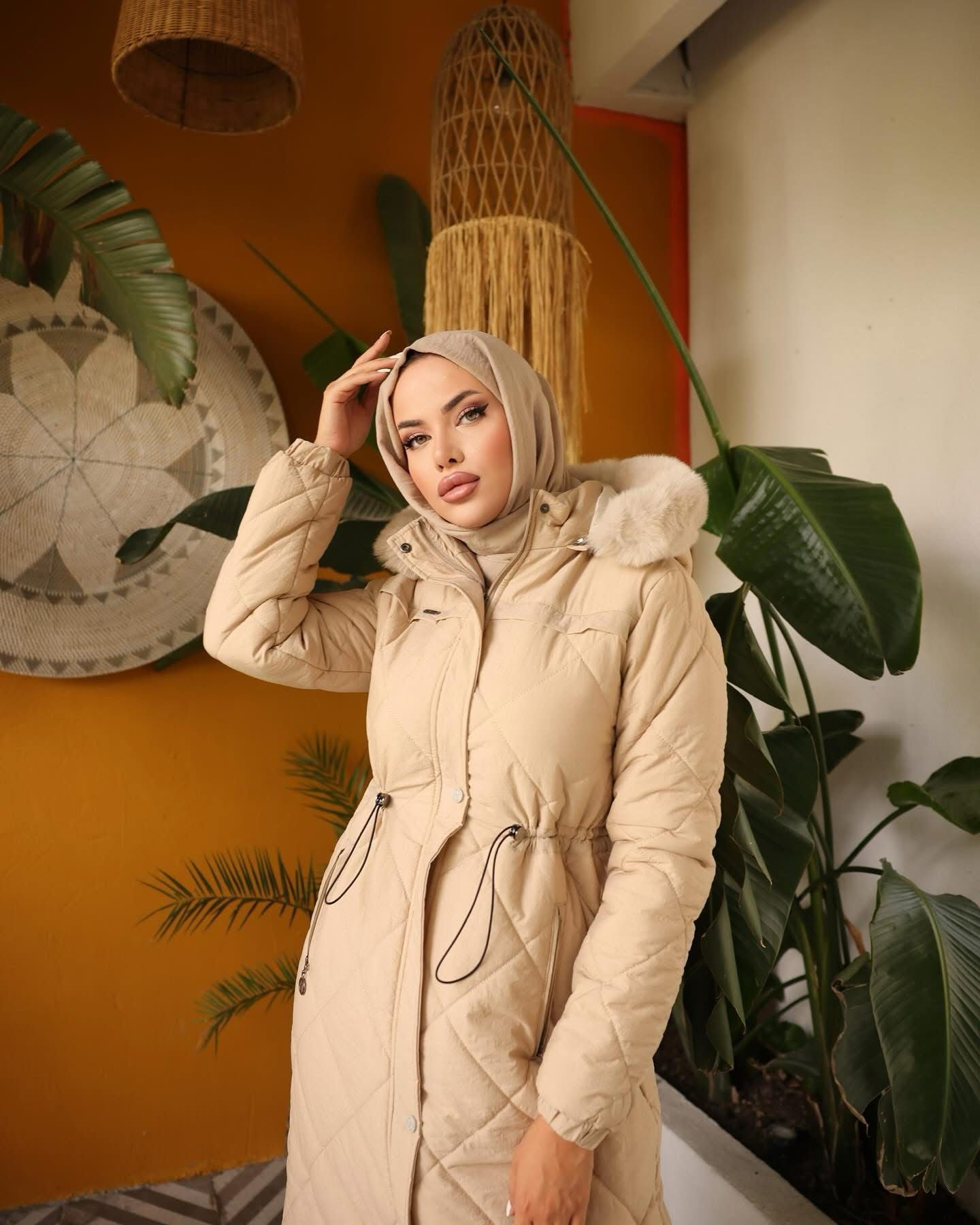 Puffer-Jacke mit Kapuze Linea / Beige