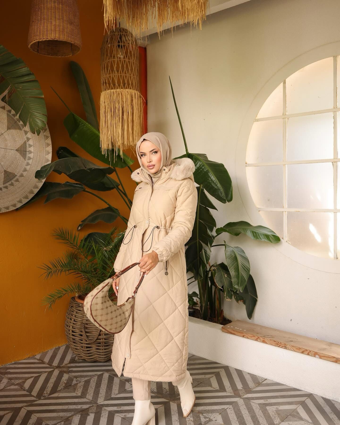 Puffer-Jacke mit Kapuze Linea / Beige