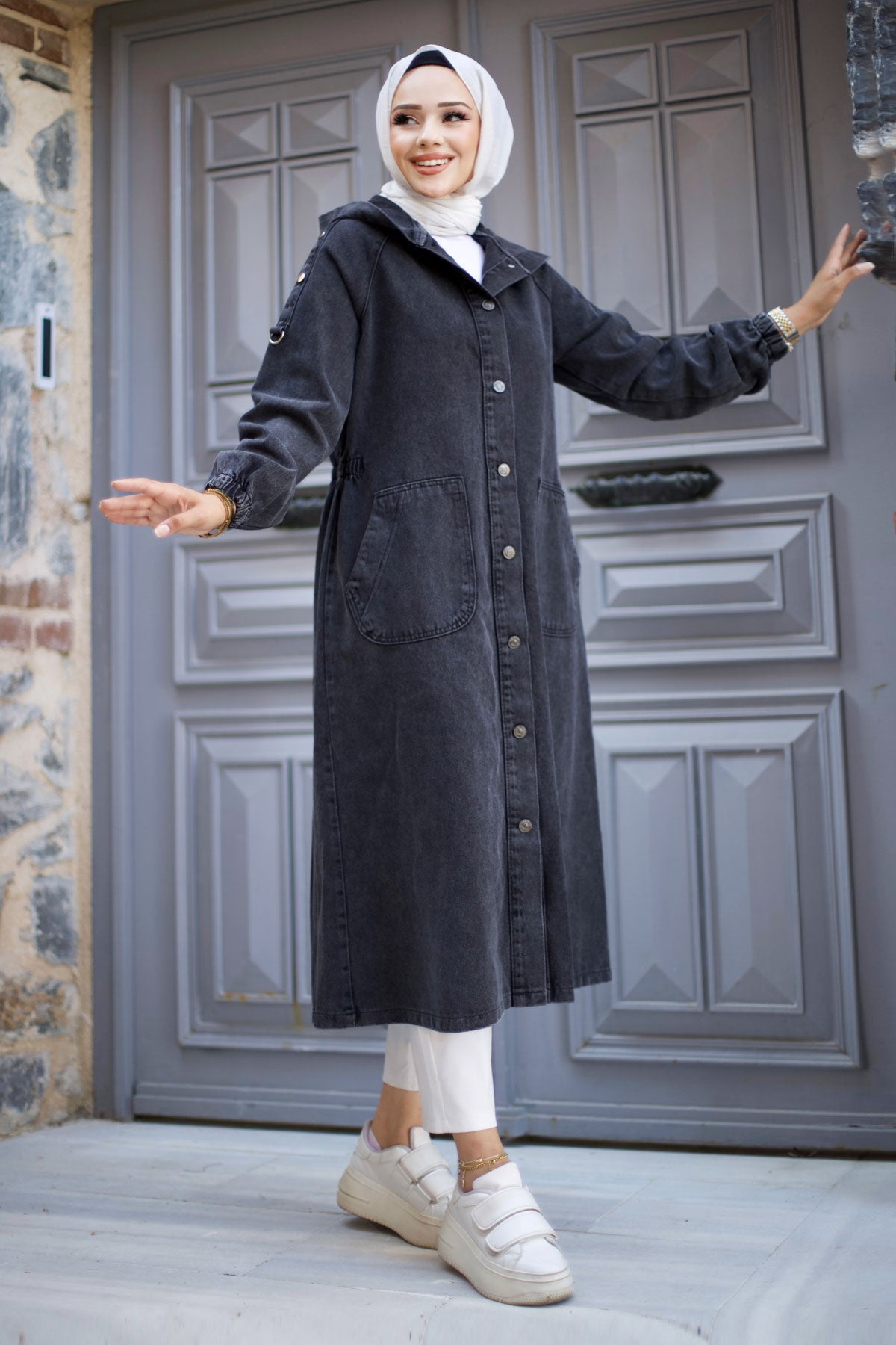 Jeansjacke lang mit Knöpfen und Kapuze / Anthrazit