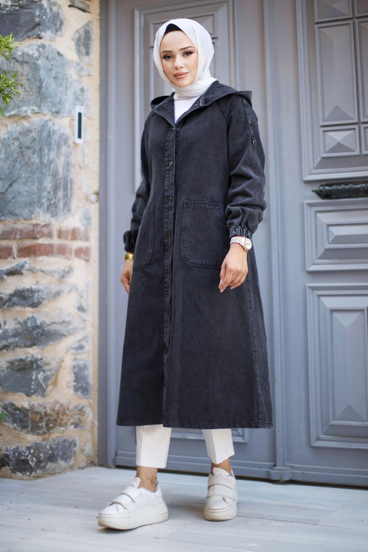 Jeansjacke lang mit Knöpfen und Kapuze / Anthrazit