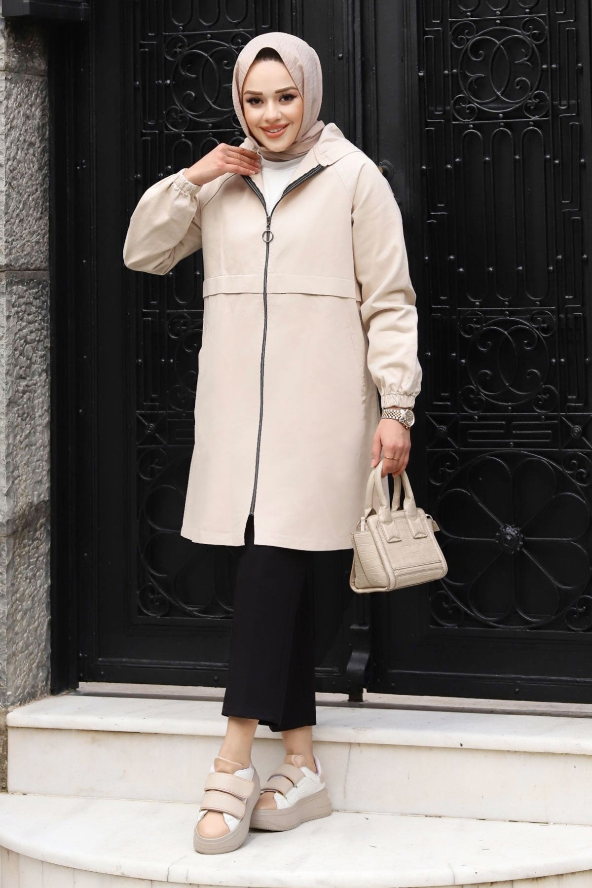 Jeansjacke mit Kapuze / Beige