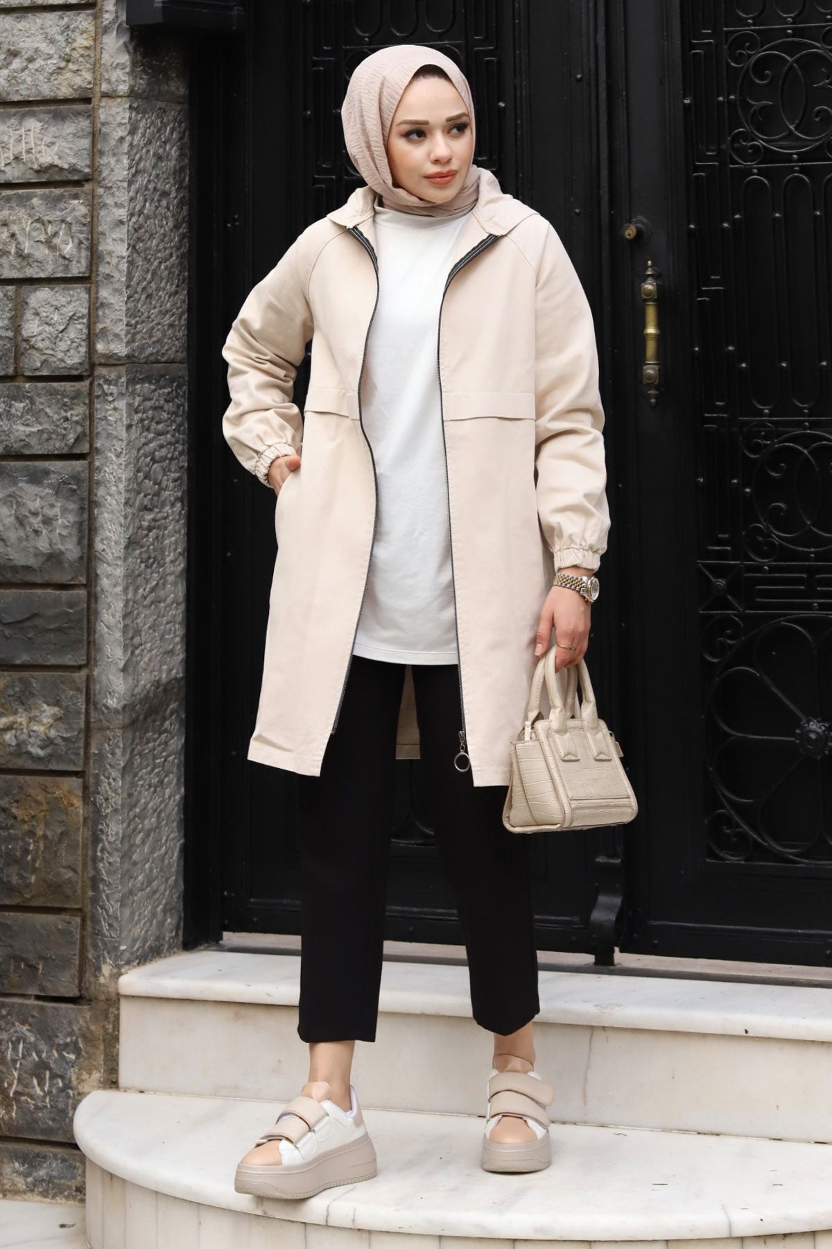 Jeansjacke mit Kapuze / Beige