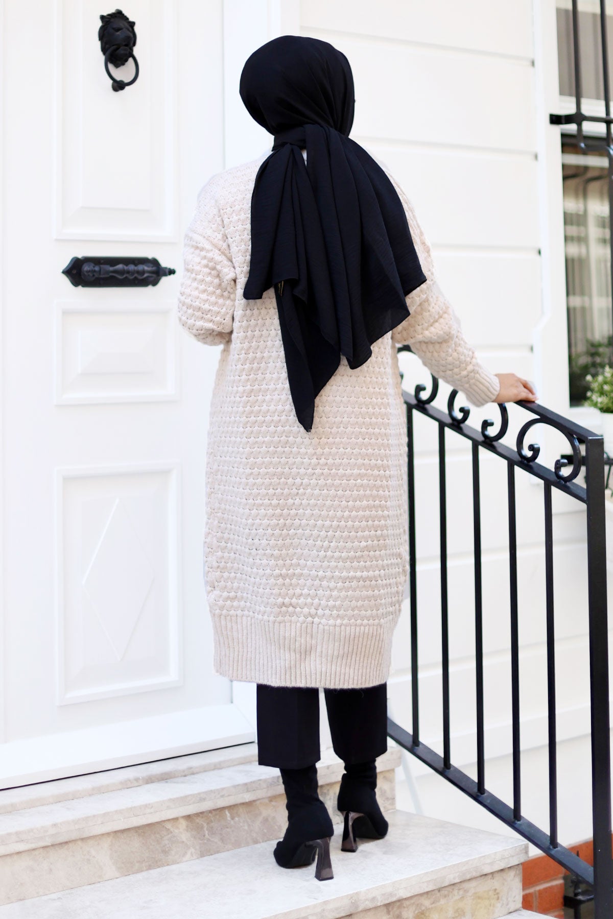 Strickjacke mit geprägtes Muster/Midilang / Beige