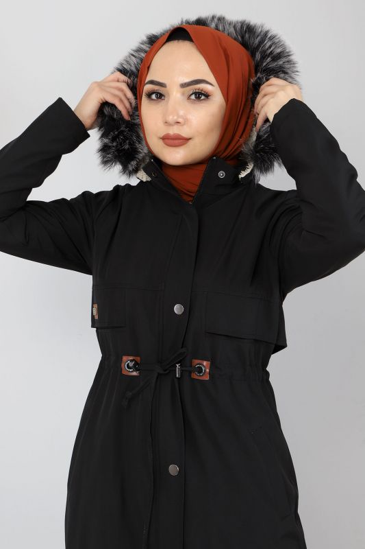 Taillengeschnürter Jacke mit Innenfutter / Schwarz
