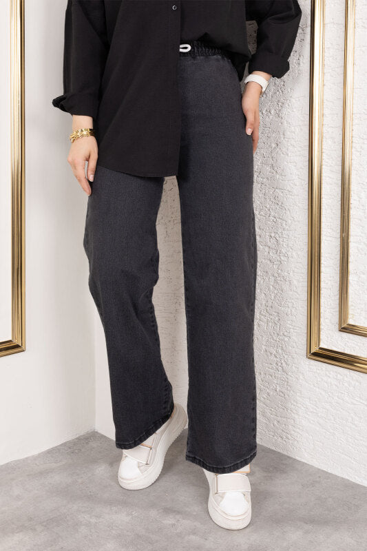 Weite Jeanshose mit Gummizug / Anthrazit