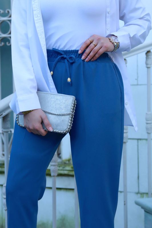 Bleistifthose mit Taschen und elastischer Taille / Indigo Blau
