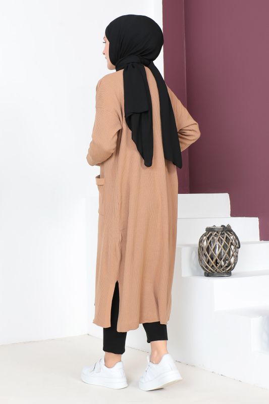 Strickjacke mit Taschen / Camel