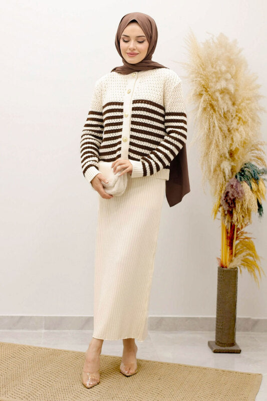 perforierte Strickjacke gestreift mit Knöpfen / Beige