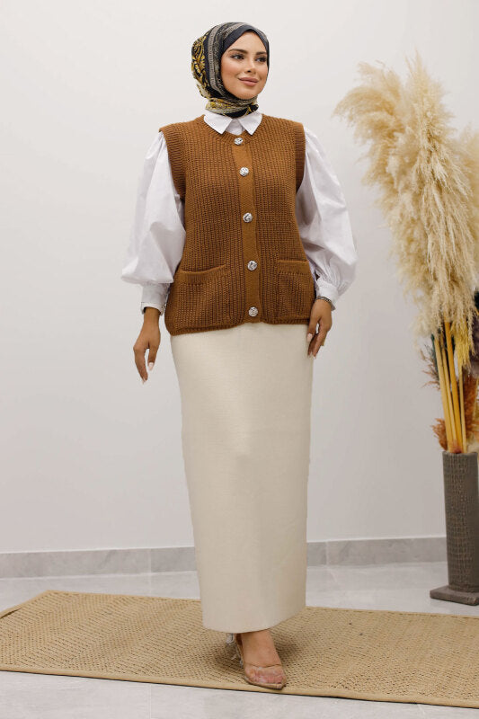 Strickweste mit Taschen und Knöpfen / Camel