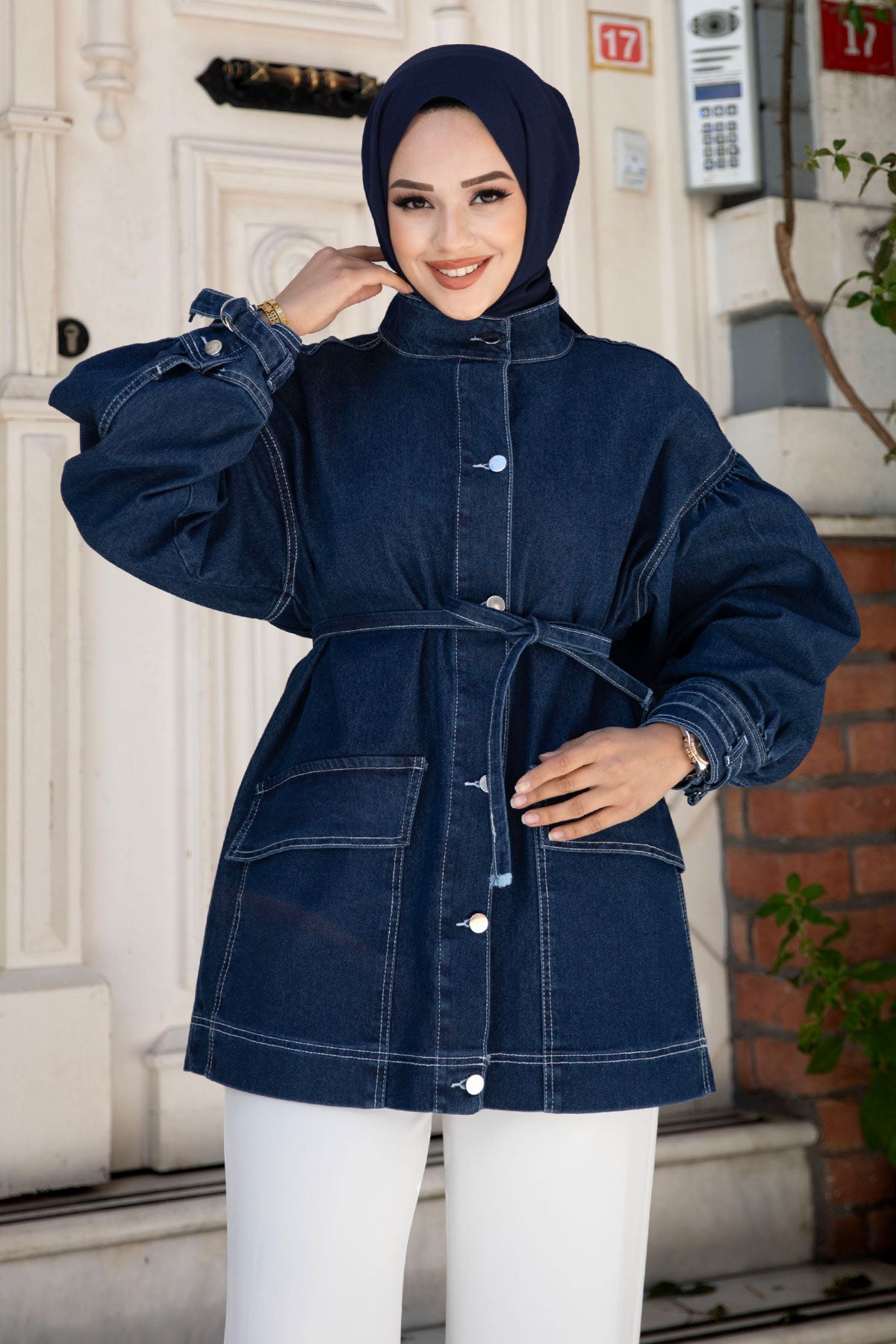 Jeansjacke mit Bindegürtel / Dunkel Jeans