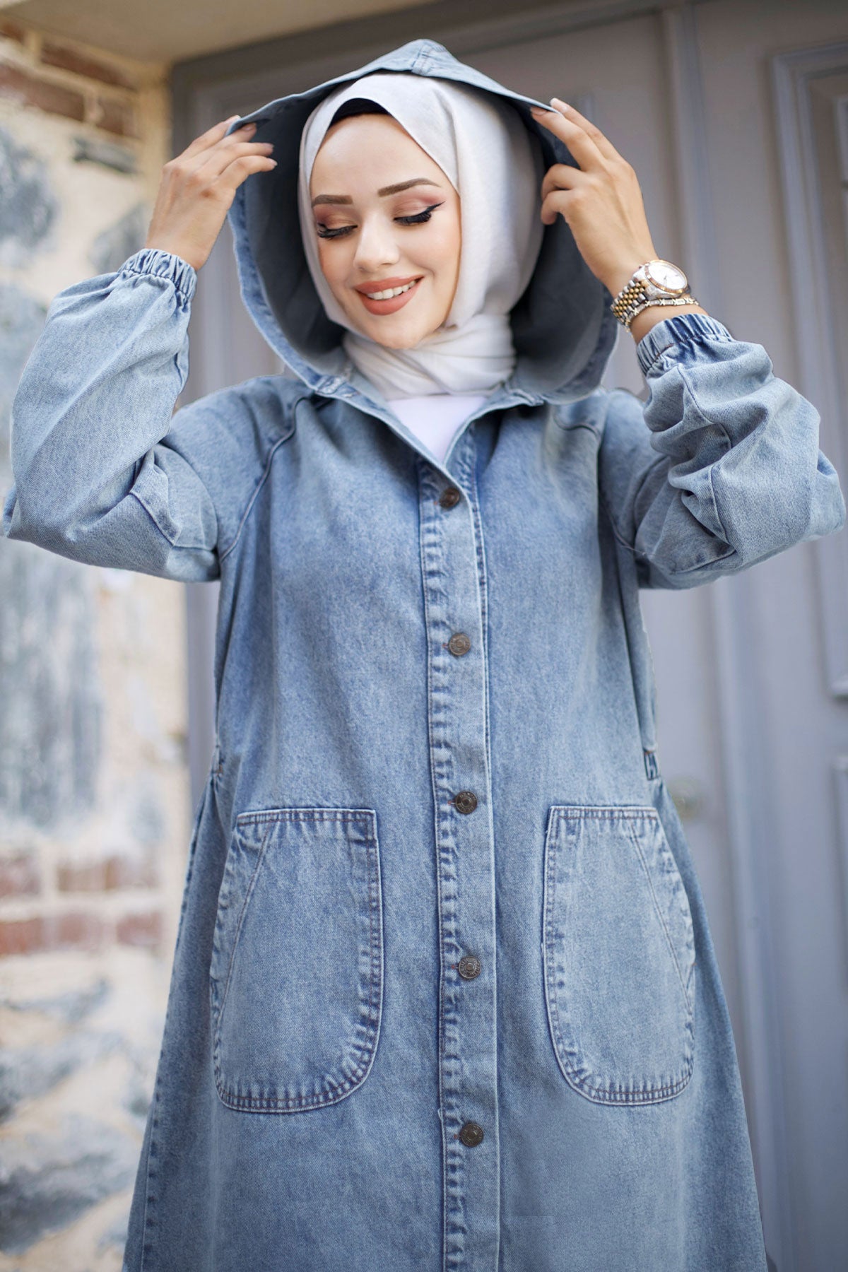 Jeansjacke lang mit Knöpfen und Kapuze / Jeans