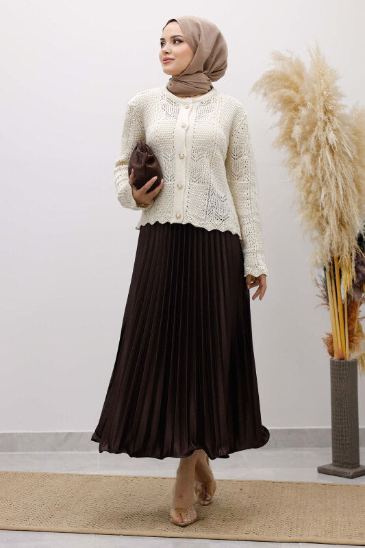 Strickjacke kurz mit Strickmuster und Knöpfen / Beige