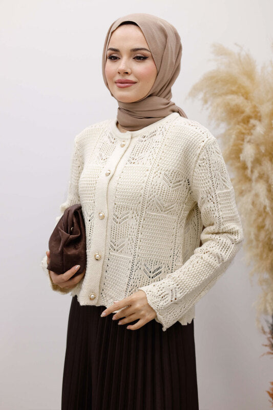 Strickjacke kurz mit Strickmuster und Knöpfen / Beige