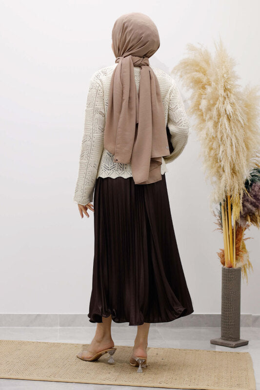 Strickjacke kurz mit Strickmuster und Knöpfen / Beige