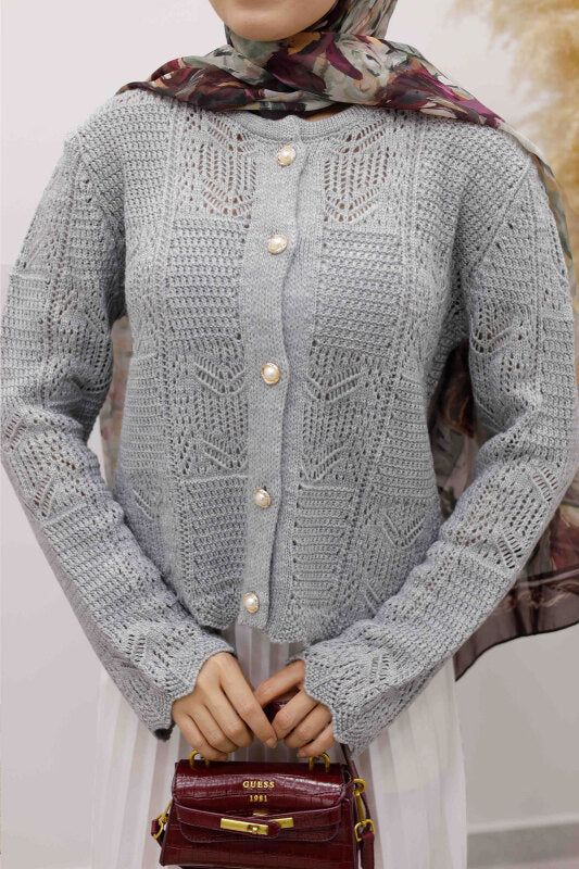 Strickjacke kurz mit Strickmuster und Knöpfen / Grau