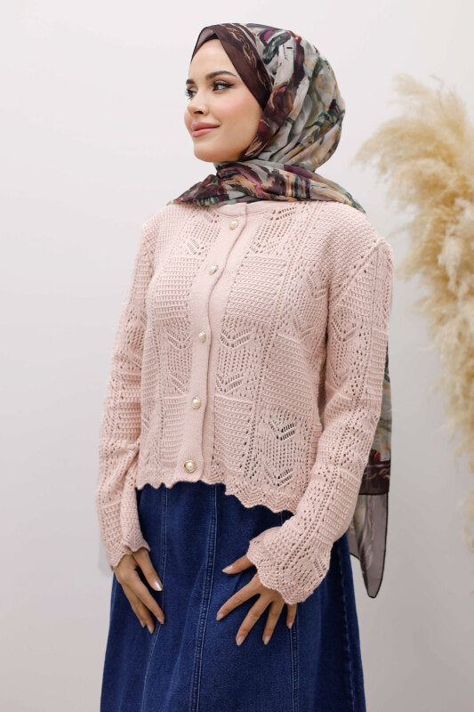 Strickjacke kurz mit Strickmuster und Knöpfen / Rosa