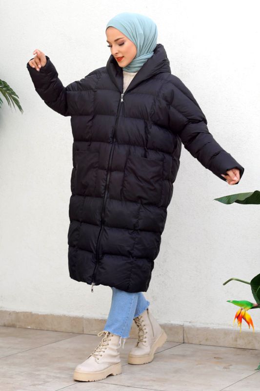Puffer-Jacke mit Kapuze / Schwarz