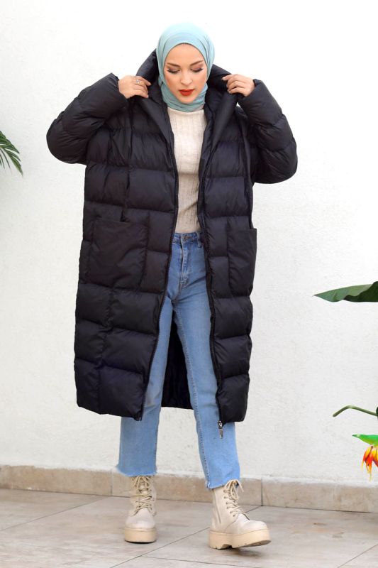 Puffer-Jacke mit Kapuze / Schwarz