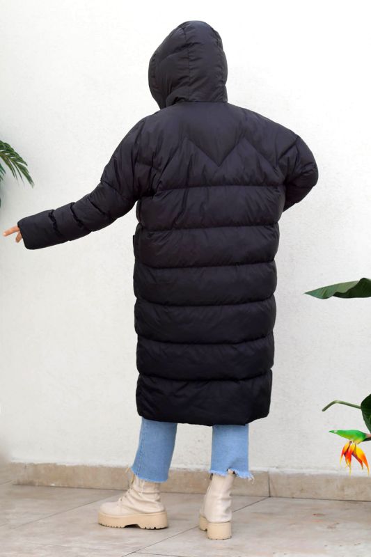 Puffer-Jacke mit Kapuze / Schwarz