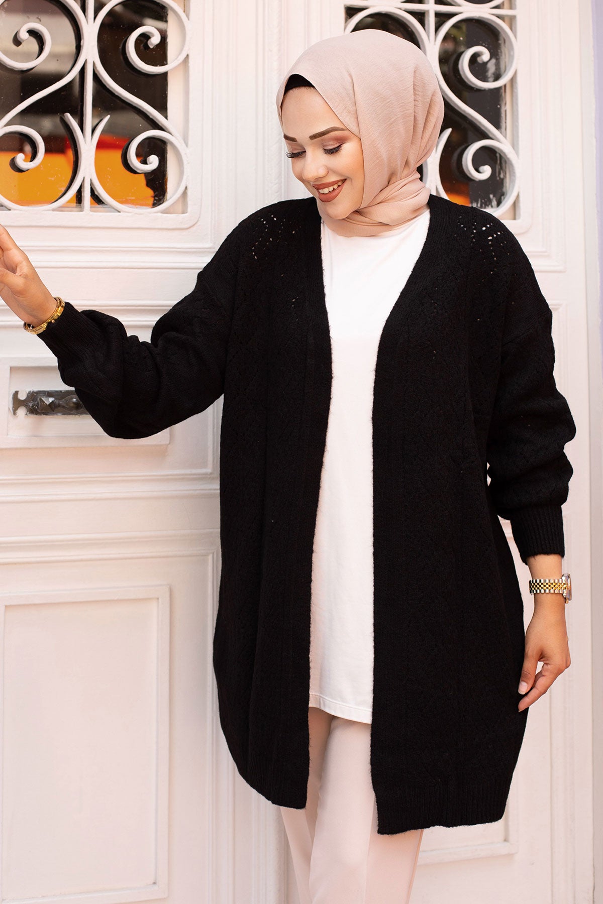 Strickjacke mit Rautenmuster / Schwarz