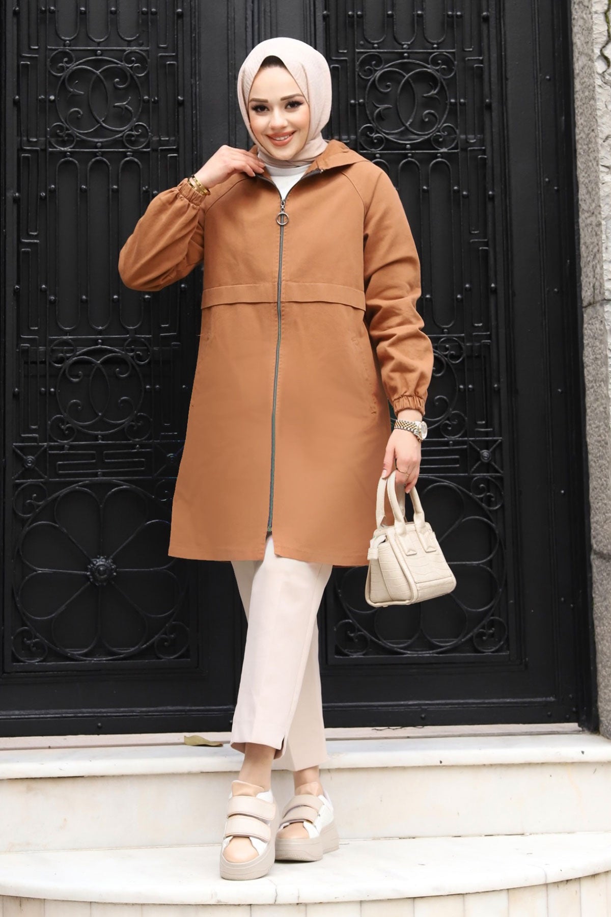 Jeansjacke mit Kapuze / Camel
