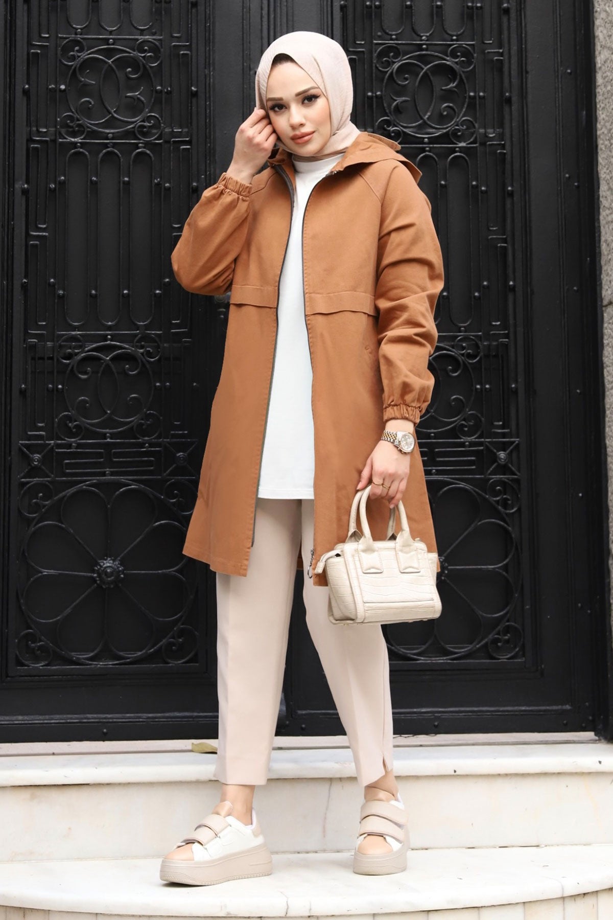Jeansjacke mit Kapuze / Camel
