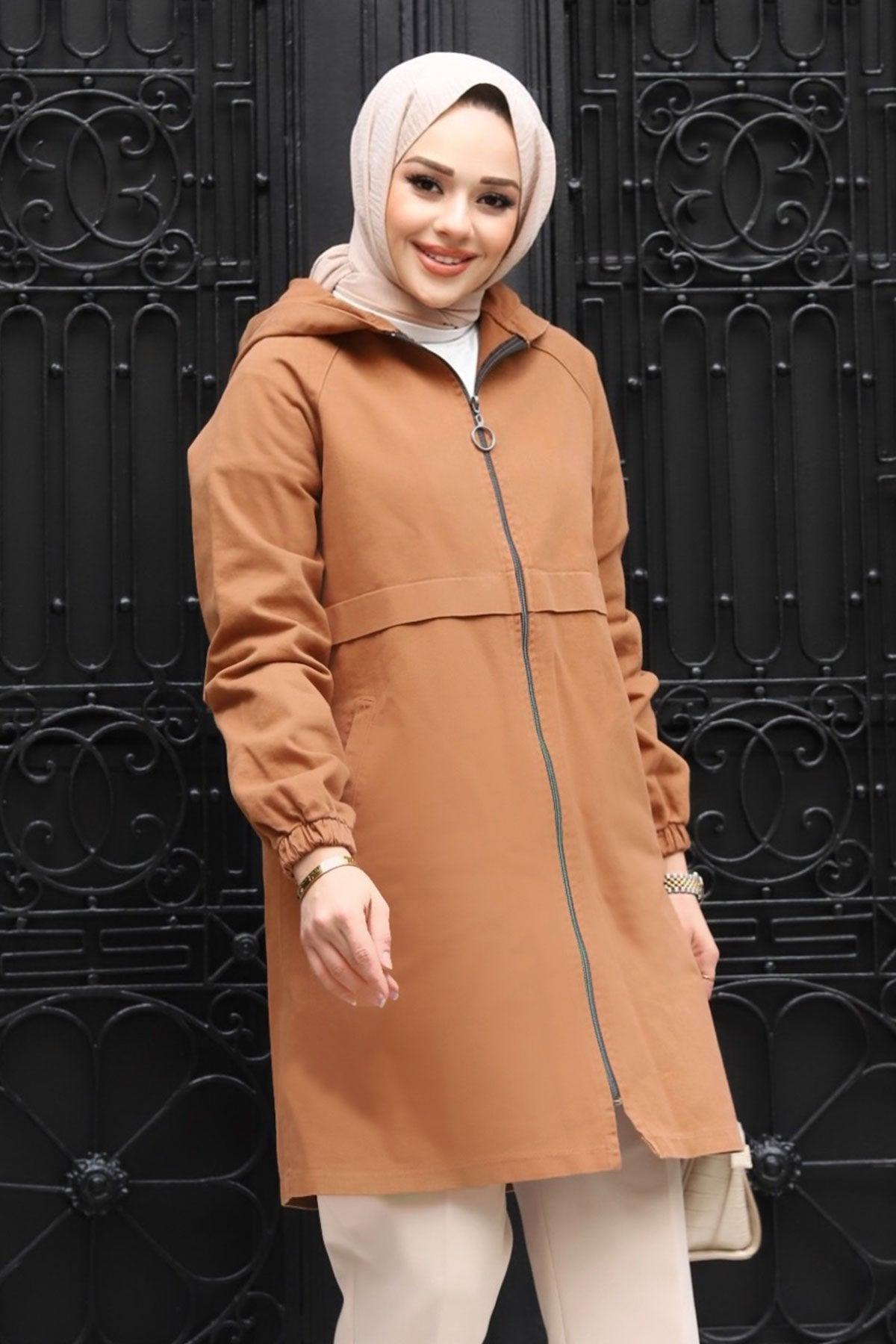 Jeansjacke mit Kapuze / Camel