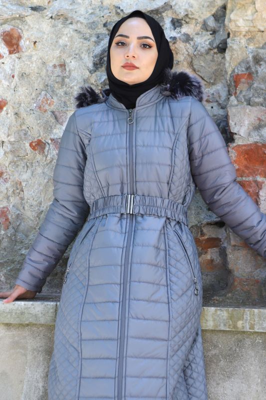 Puffer-Jacke mit Pelzkapuze / Grau