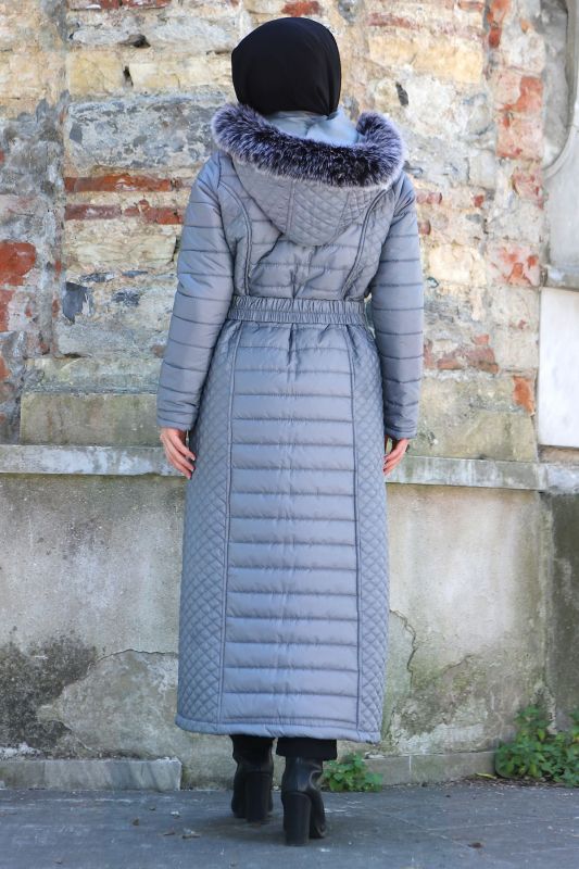 Puffer-Jacke mit Pelzkapuze / Grau