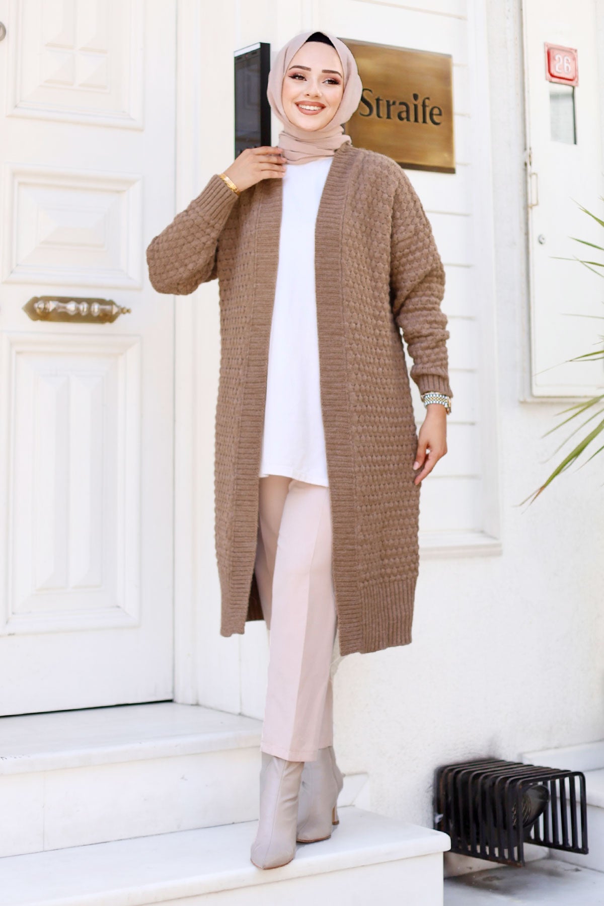 Strickjacke mit geprägtes Muster/Midilang / Braun