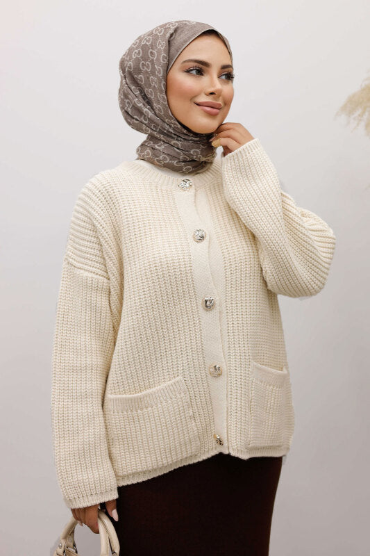 Strickjacke mit Taschen und Knöpfen / Beige