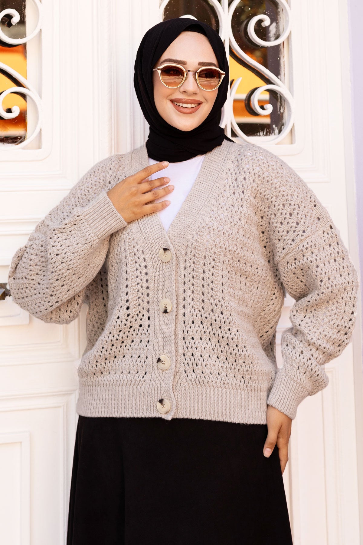 perforierte Strickjacke mit Knöpfen