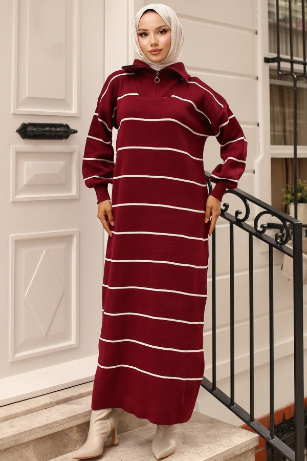Strickkleid gestreift mit Halbreißverschluss / Bordeaux