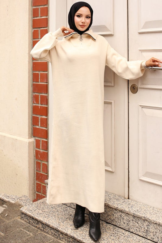 Strickkleid mit Halbreißverschluss / Beige