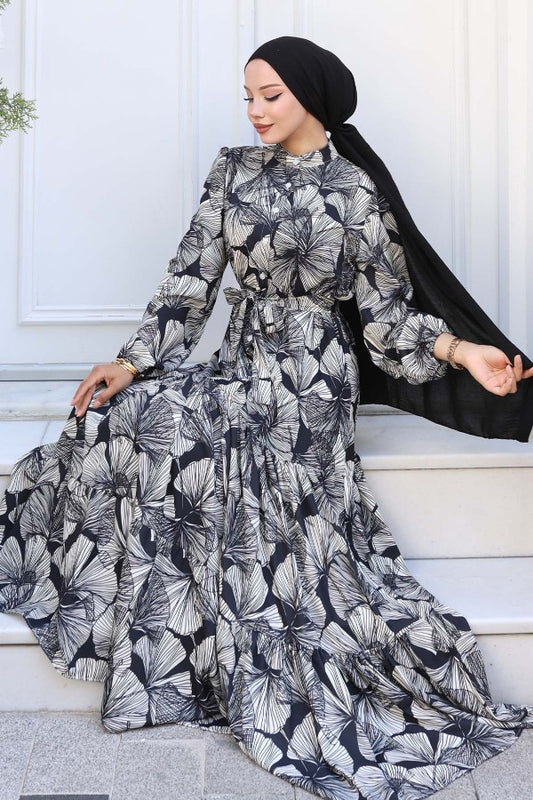 Kleid mit Muster, Volantrock, Gürtel / Schwarz