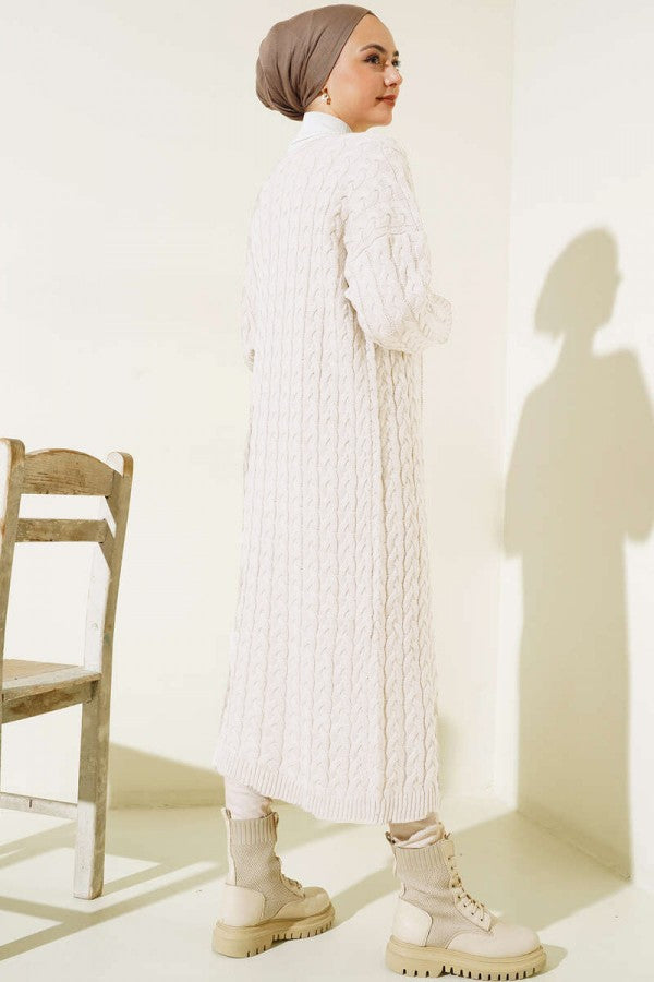 Strickjacke lang m. Flechtmuster u. Knöpfen / Beige