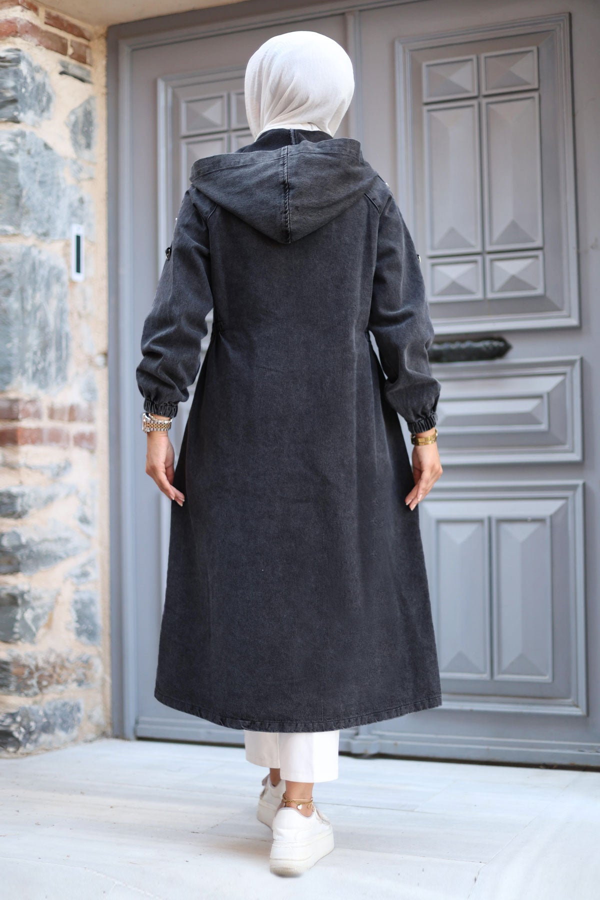 Jeansjacke lang mit Knöpfen und Kapuze / Anthrazit