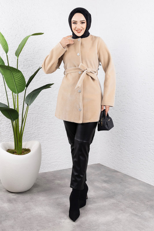 Flauschige Jacke mit Knöpfen / Beige