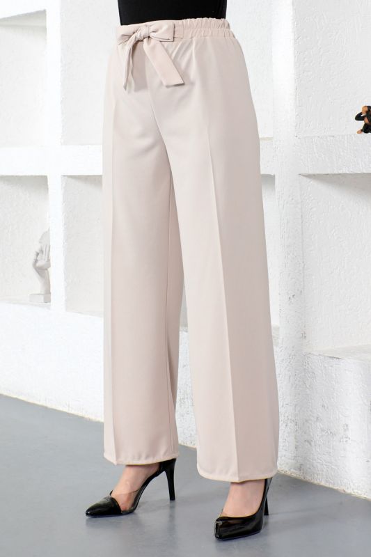 Weite Hose mit elastischer Taille / Beige