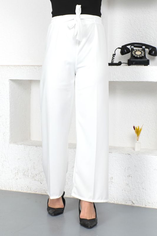 Weite Hose mit elastischer Taille / Ecru