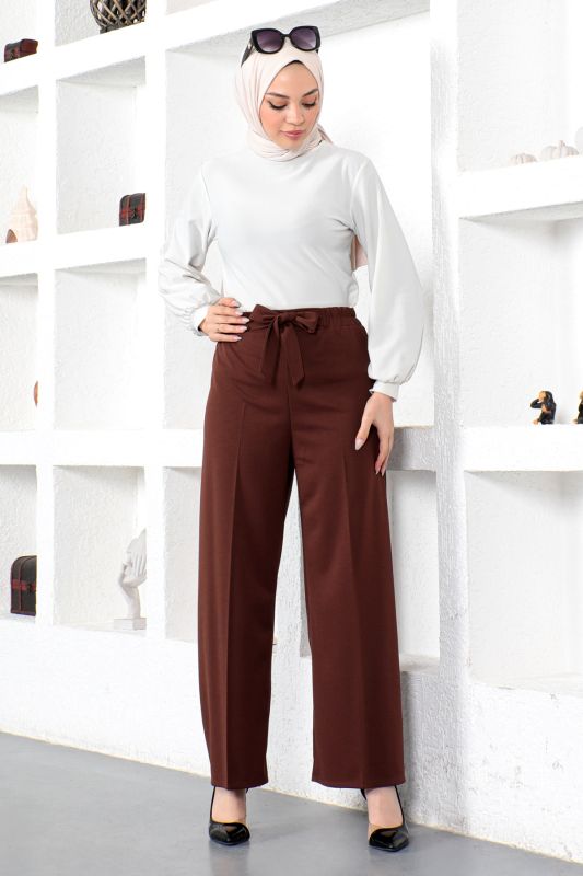 Weite Hose mit elastischer Taille / Braun