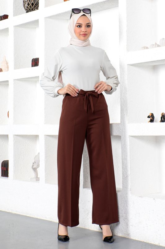 Weite Hose mit elastischer Taille / Braun
