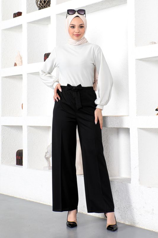 Weite Hose mit elastischer Taille / Schwarz